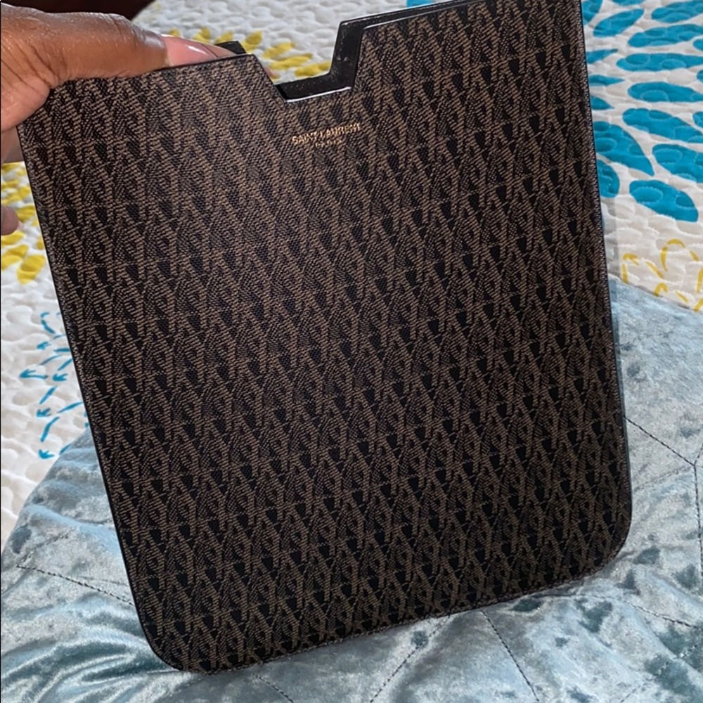 Ipad 6th Generation - image 5